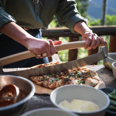 Solo Stove Pi Pizzaschneider Wiegemesser - grillstir.comSolo Stove Pi Pizzaschneider WiegemesserSolo Stovegrillstir.com