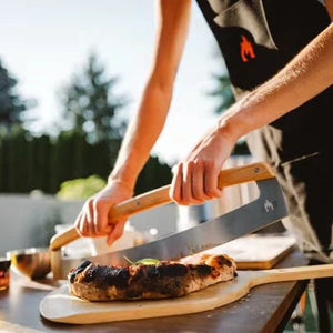 Solo Stove Pi Pizzaschneider Wiegemesser - grillstir.comSolo Stove Pi Pizzaschneider WiegemesserSolo Stovegrillstir.com