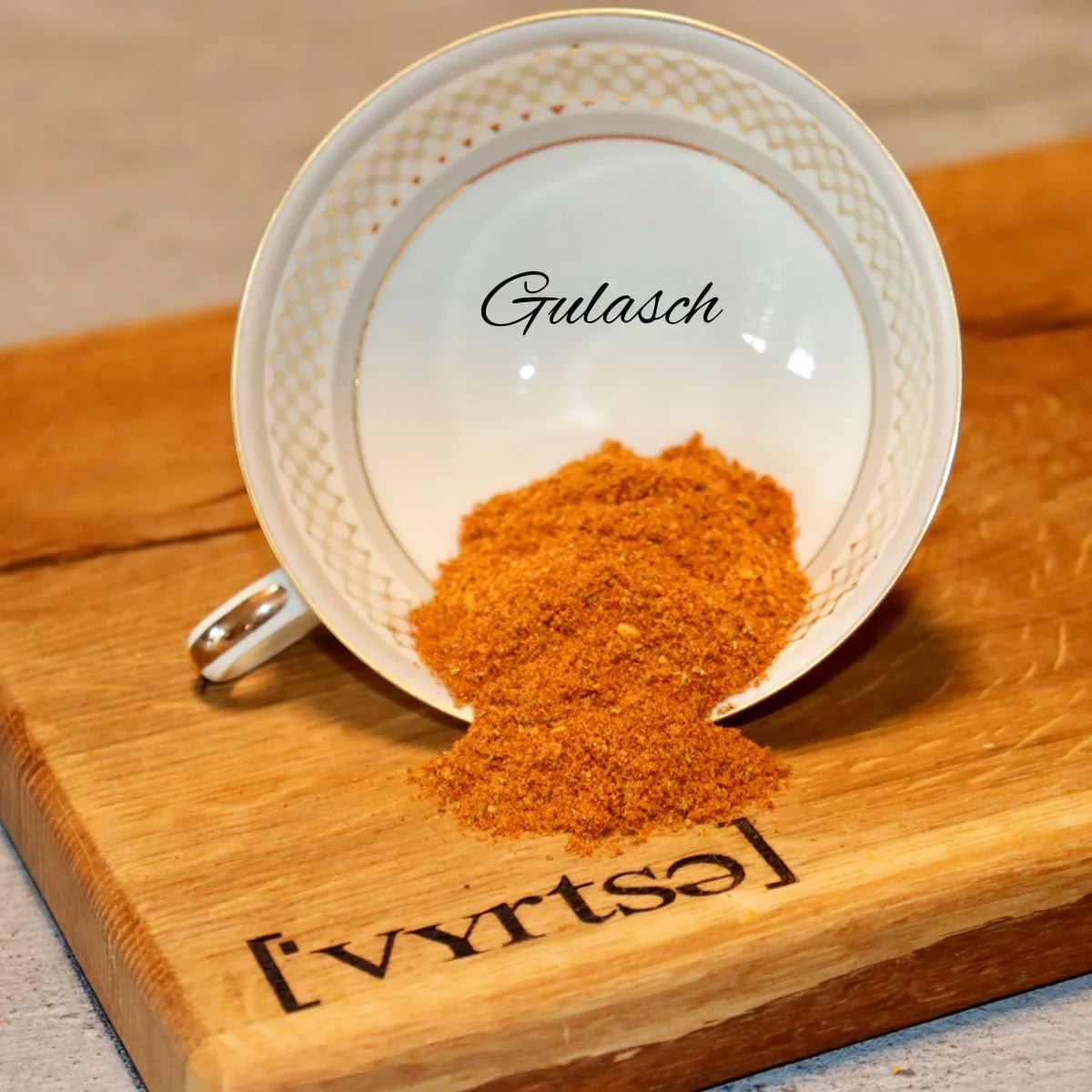 ['Vyrtse] Gulasch scharf, 90g - grillstir.com['Vyrtse] Gulasch scharf, 90gLebensmittel['Vyrtse]grillstir.com