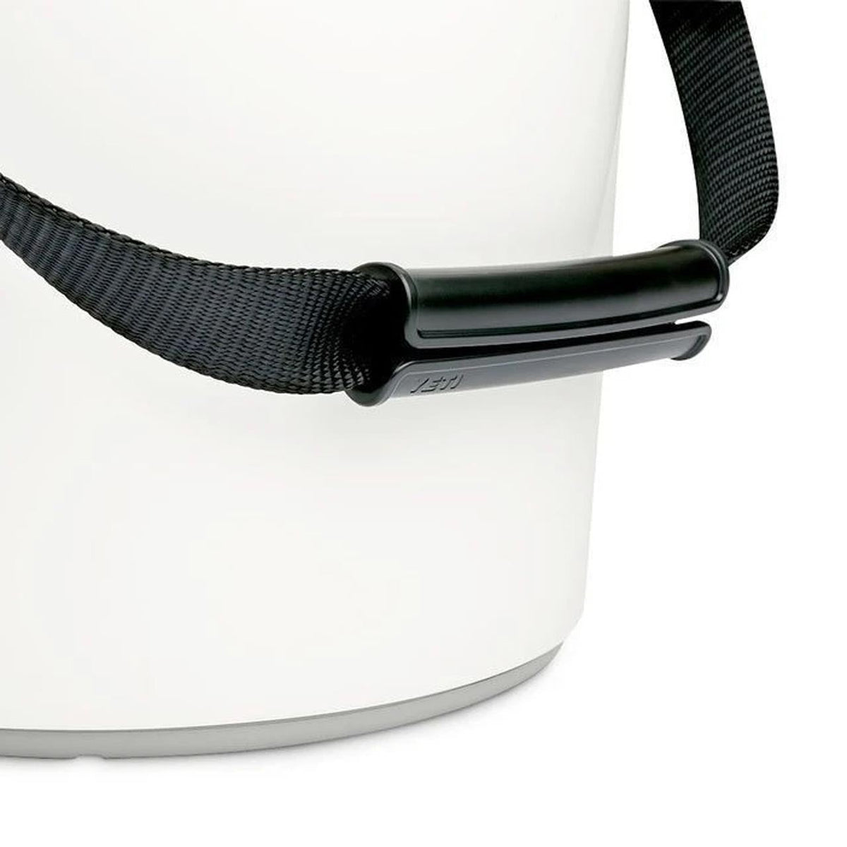 YETI LoadOut Eimer, 18,9 Liter, White - grillstir.comYETI LoadOut Eimer, 18,9 Liter, WhiteYETIgrillstir.com