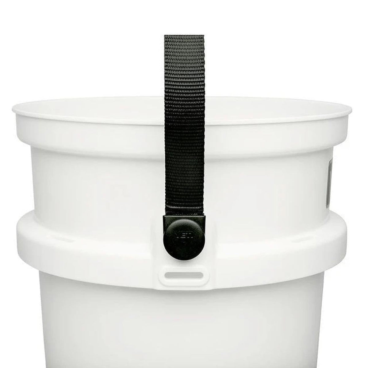 YETI LoadOut Eimer, 18,9 Liter, White - grillstir.comYETI LoadOut Eimer, 18,9 Liter, WhiteYETIgrillstir.com
